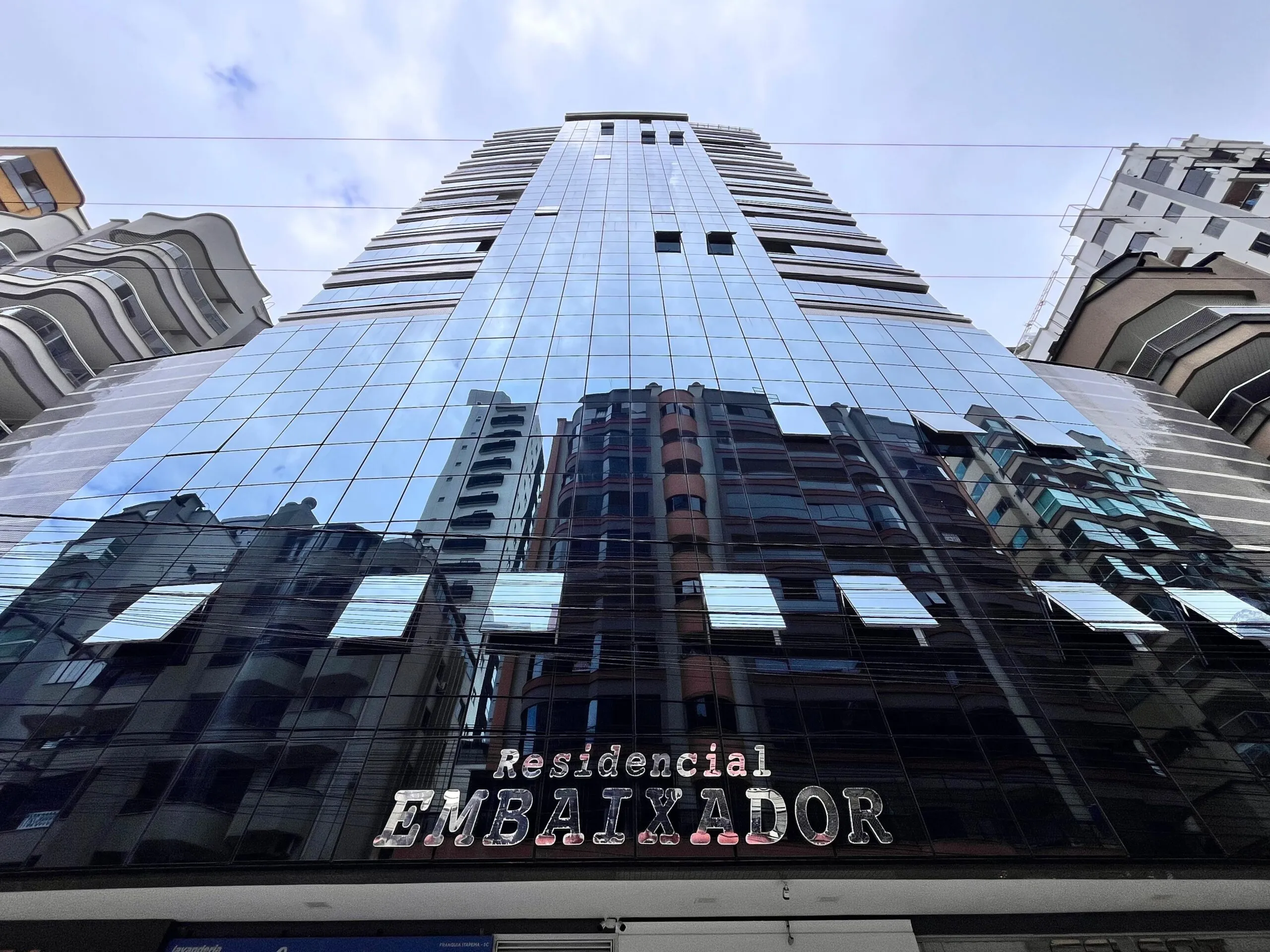 Foto do imóvel Apartamento com vista para o mar à venda com 142m2 por R$ 1.950.000,00