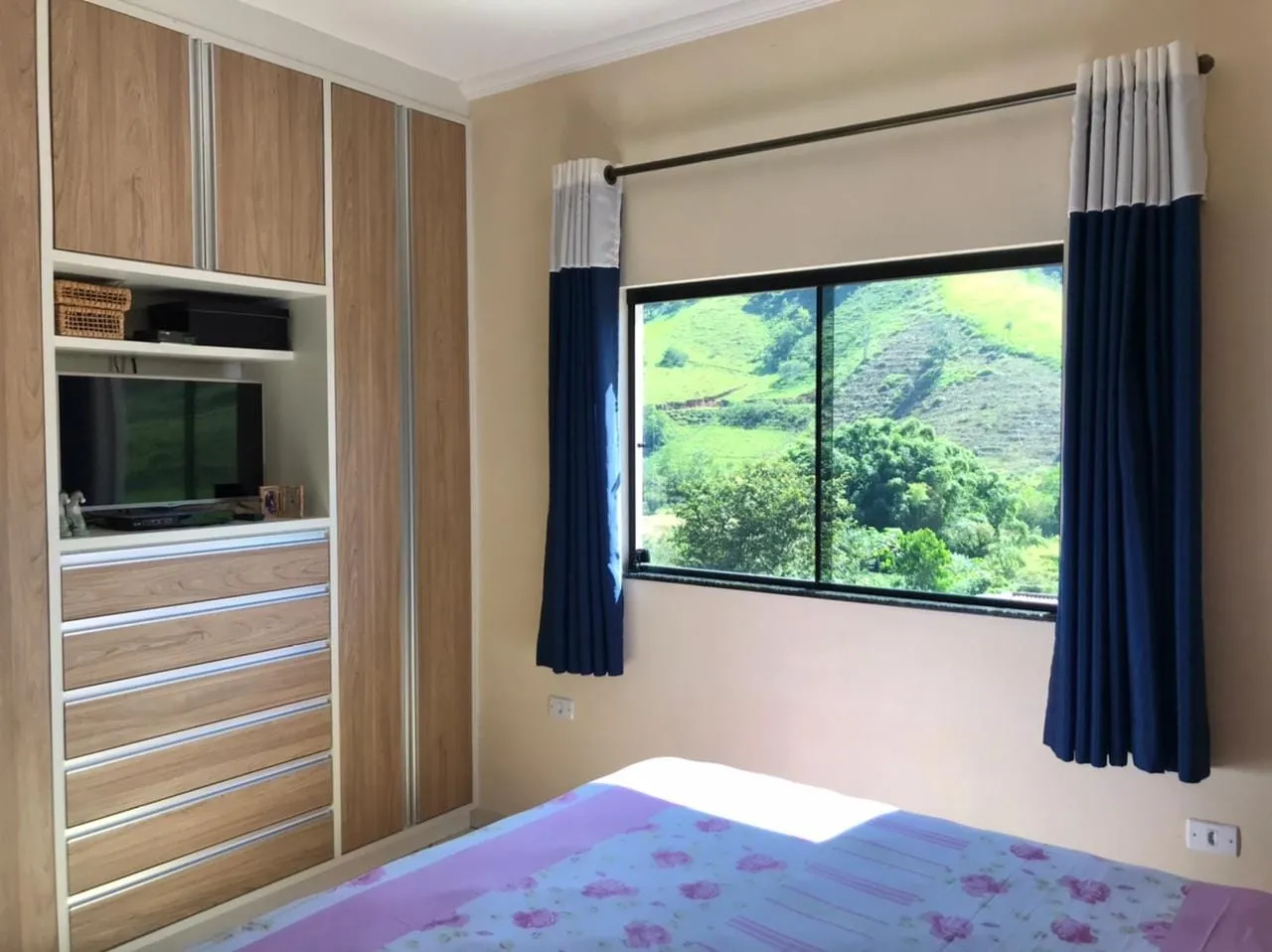 Imagem Chácara à venda 4 Quartos, 5 Vagas, Santa Luzia Rural, Taubaté - SP