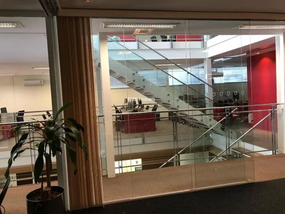 Imagem Prédio comercial com 619m² em Mirandópolis - SP.