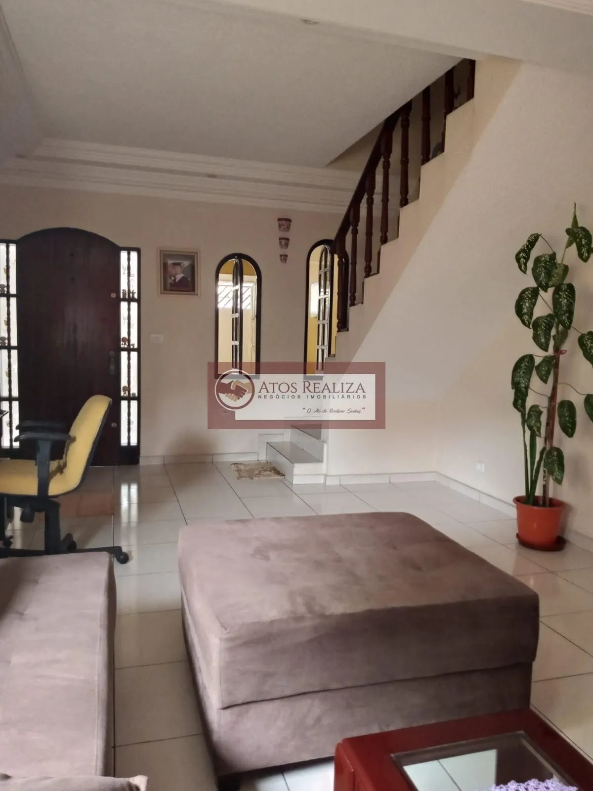 Imagem Sobrado à venda em São José, SP | 3 dorms, 125m²