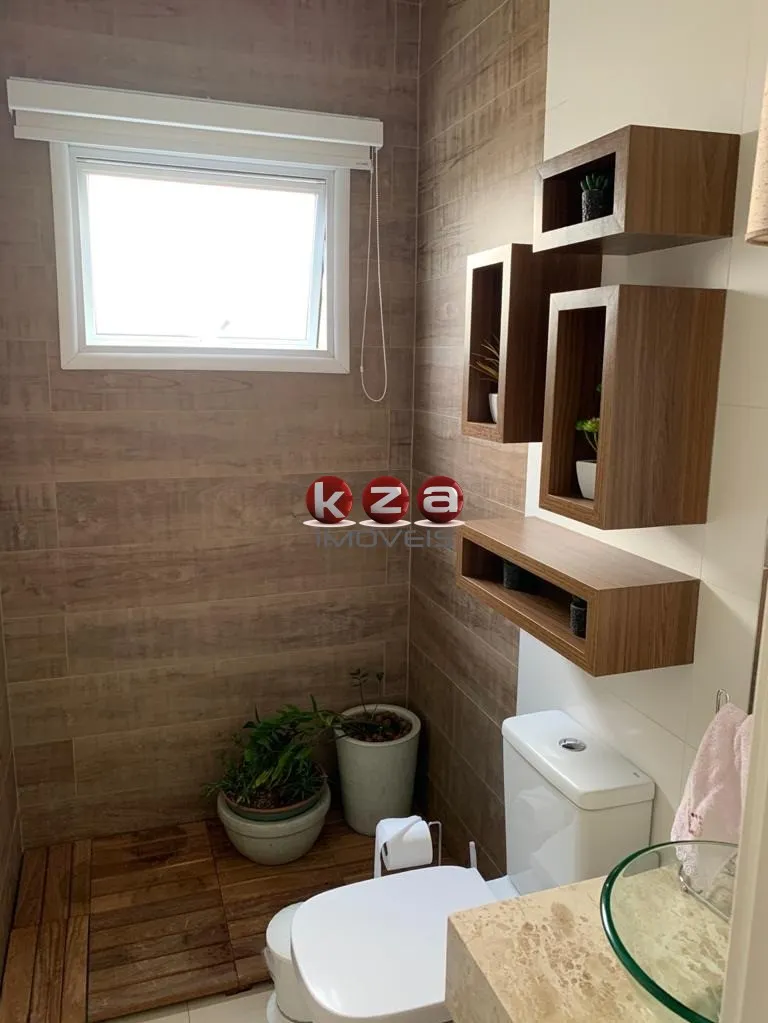 Imagem Impecável casa em condomínio à venda em Valinhos-SP, bairro Pinheiro: 3 quartos, 3 suítes, 3 salas, 5 banheiros, 4 vagas, 265m².