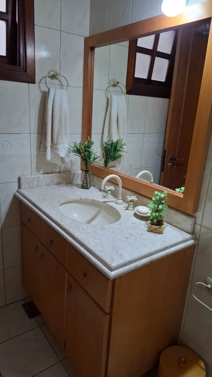 Imagem Casa para Locação no Bairro Chácara das Pedras - Ampla, Confortável e Bem Localizada!

Casa disp...
