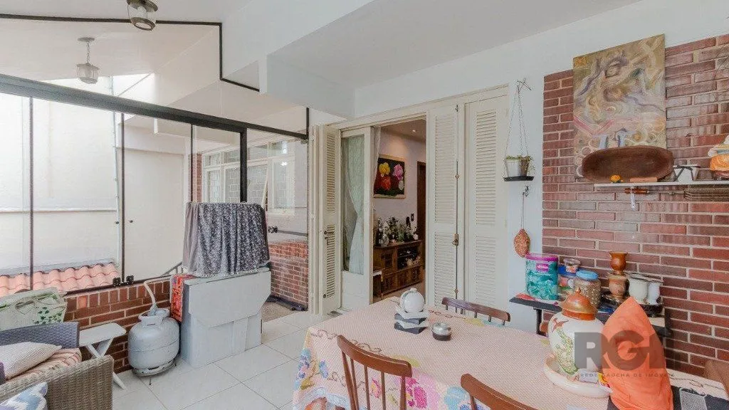 Imagem Casa 394m², 4 dormitórios, 4 vagas no bairro Cristo Redentor