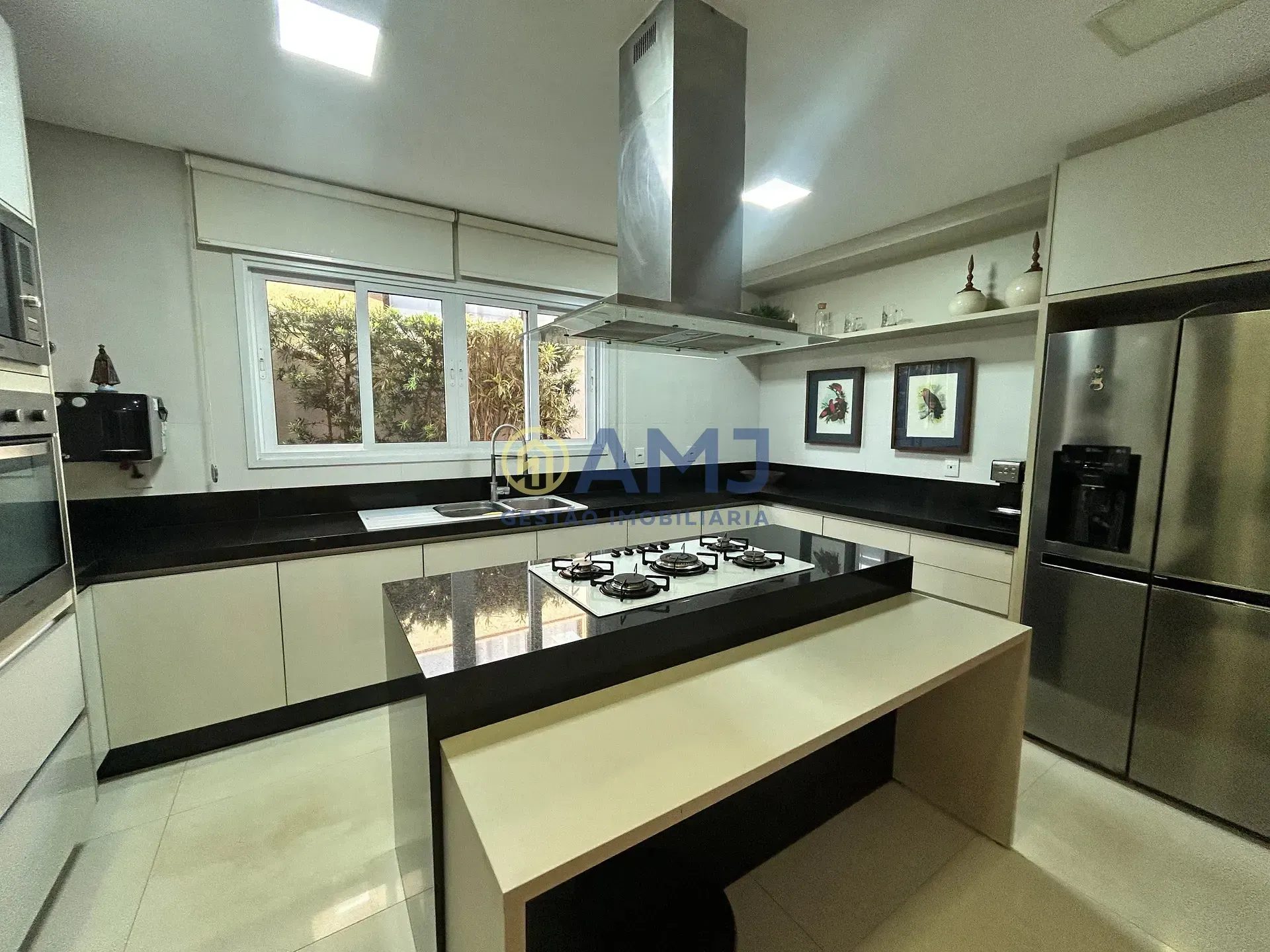 Imagem Sobrado mobiliado e decorado à venda, Jardins Lisboa, Goiânia, GO