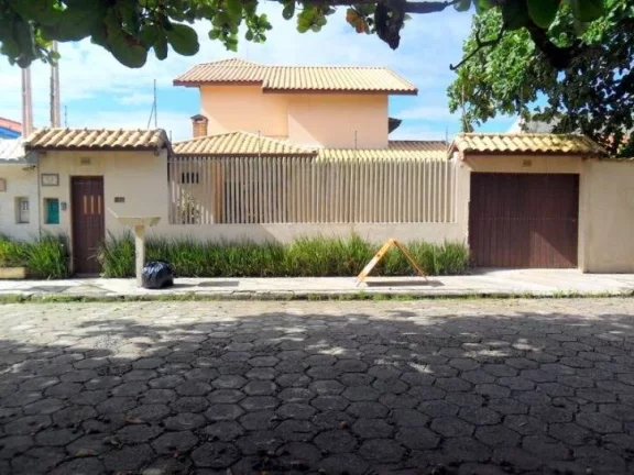 Imagem BELISSIMO SOBRADO PERTINHO DA PRAIA