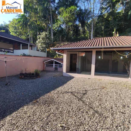 Imagem Casa Averbada à venda em Joinville, bairro Iririú