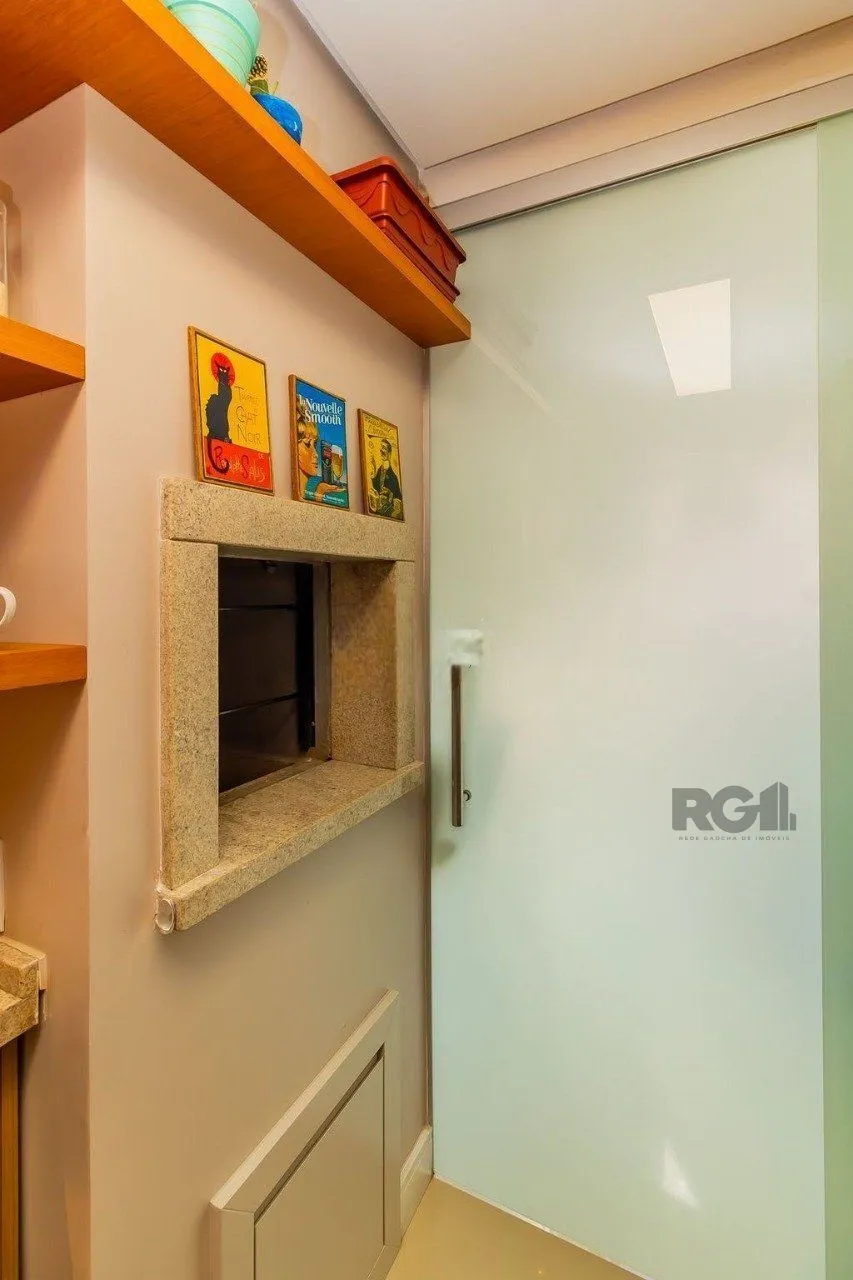 Imagem Apartamento localizado no bairro Passo da Areia em Porto Alegre/RS.