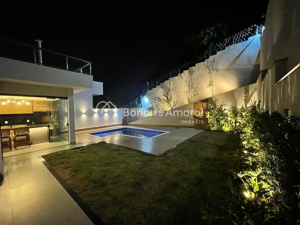 Imagem Casa Mobiliada à Venda em Valinhos - 3 Suítes, Piscina Aquecida e Espaço Gourmet em Condomínio Fechado