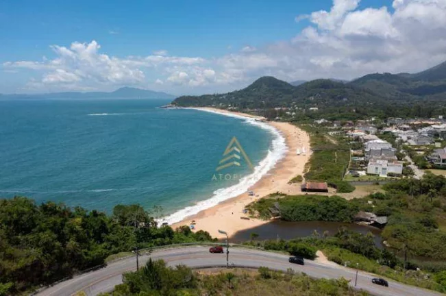 Imagem Casa com 4 dormitórios à venda, 298 m² por R$ 6.890.000,00 - Praia do Estaleiro - Balneário Camboriú/SC