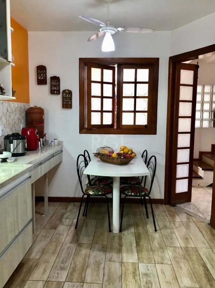 Imagem Casa para Venda - 178.5m², 3 dormitórios, sendo 2 suites, 2 vagas - Tristeza