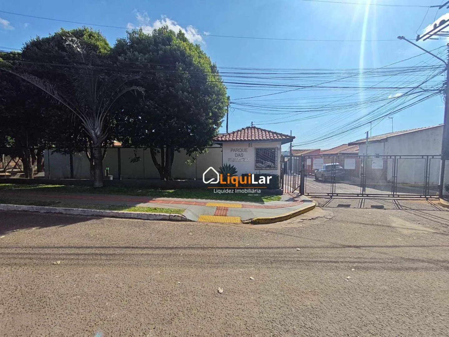 Imagem Casa em Condomínio Fechado no Monte Castelo com 3 Quartos, Suíte e Garagem para 3 Veículos