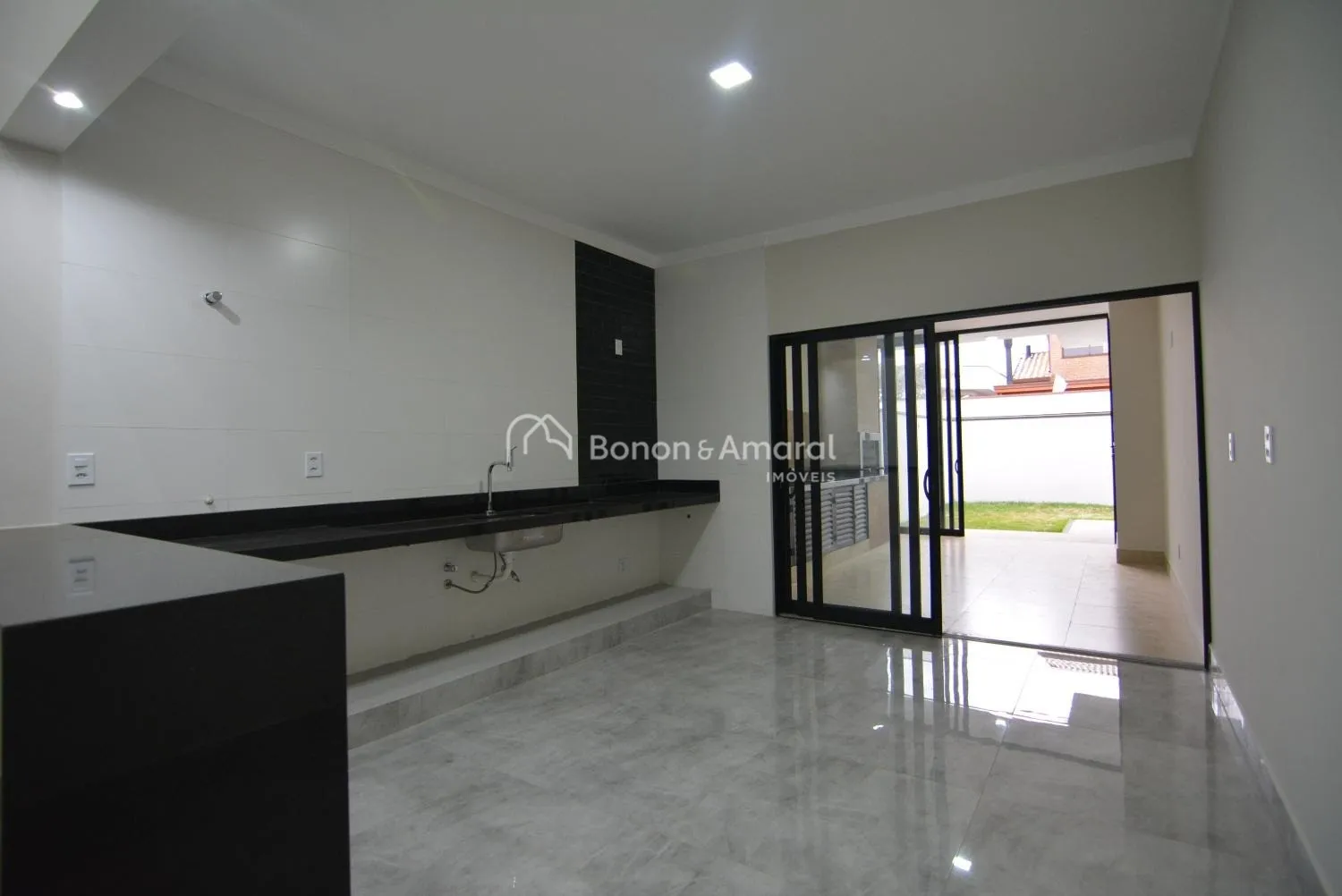 Imagem Casa térrea nova de 3 suítes à venda no Condomínio Reserva Real - Paulínia/SP.
