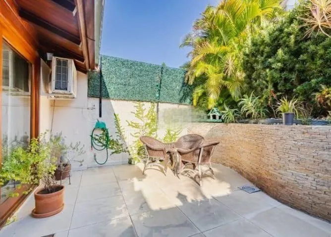 Imagem CASA DE CONDOMÍNIO, 3 DORMITÓRIOS, SUÍTE, NO BAIRRO JARDIM SABARÁ, PORTO ALEGRE/RS