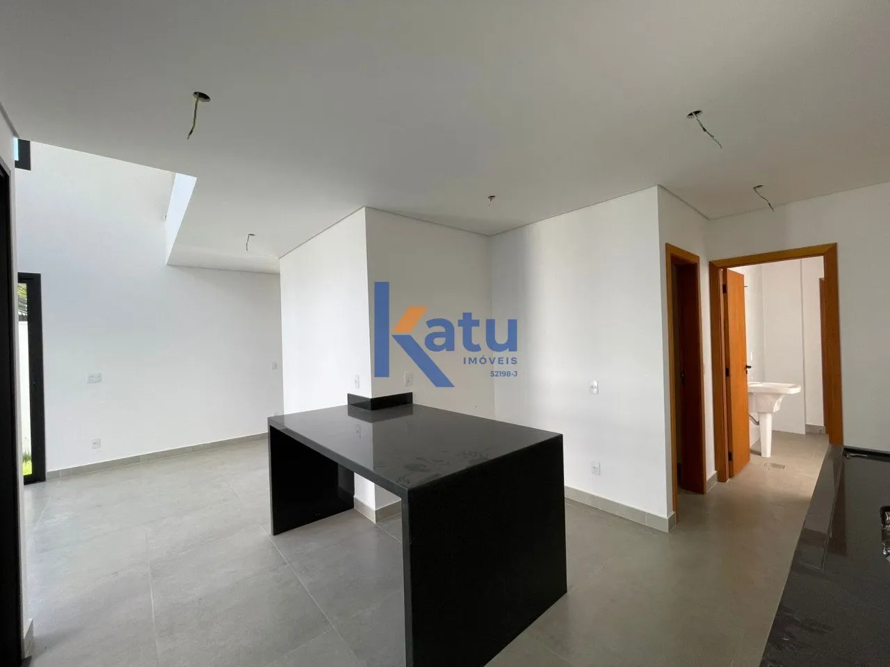 Imagem CASA PARA VENDA NO CONDOMÍNIO RESERVA DA ERMIDA EM JUNDIAÍ/SP

O imóvel possui 212 m² de área c...