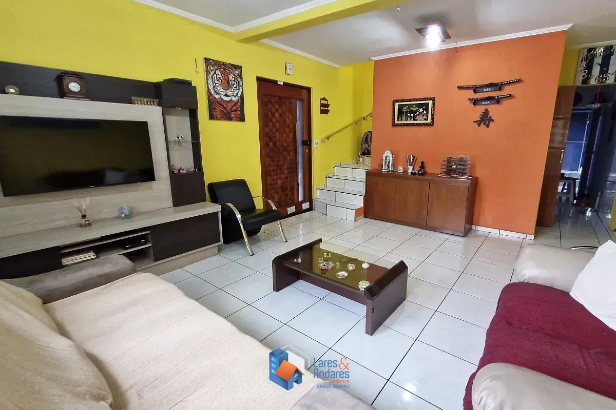 Imagem Sobrado para venda em Vila Mazzei com 3 quartos, sendo 1 suíte, 250m²