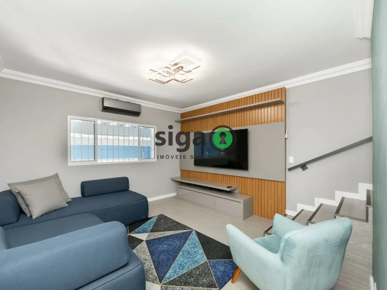 Imagem Casa a venda no Campo Belo, 240 metros, 3 quartos, 2 vagas - Porteira Fechada