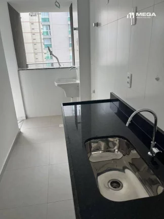 Imagem Apartamento com 2 dormitórios à venda, 60 m² por R$ 682.500 - Praia de Itaparica - Vila Velha/ES