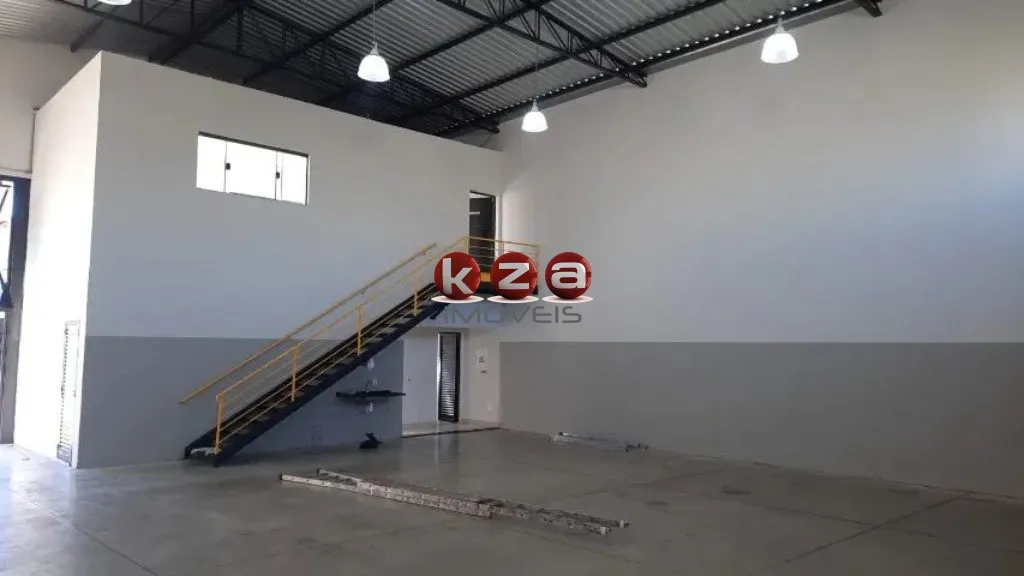 Imagem Barracão Industrial para Locação em Valinhos-SP, Loteamento Nova Espírito Santo: 1 sala, 3 banheiros, 3 vagas, 300m².