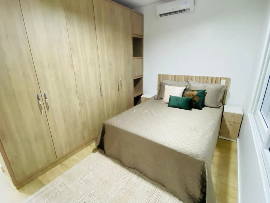Imagem Casa em Condominio 4 Dormitórios - Bairro --