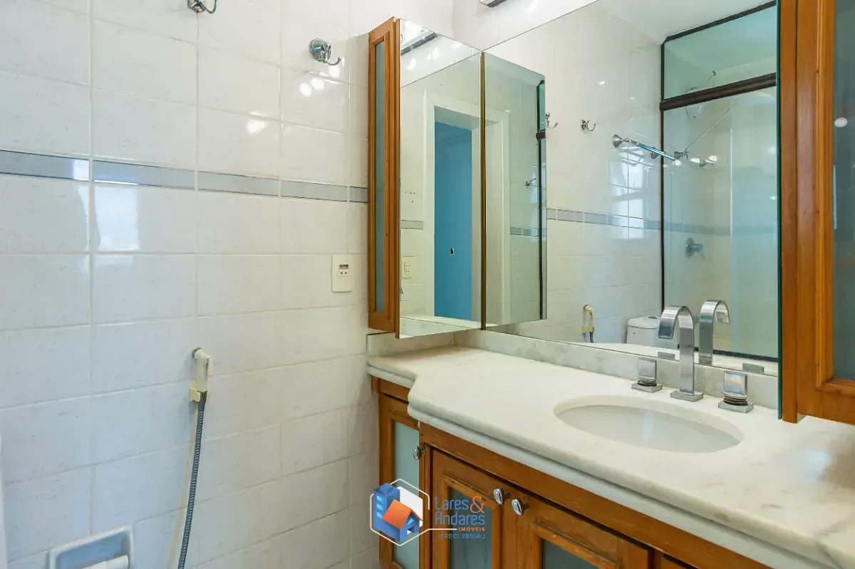 Imagem Cobertura para venda em Vila Suzana com 3 quartos, sendo 1 suíte, 223m²