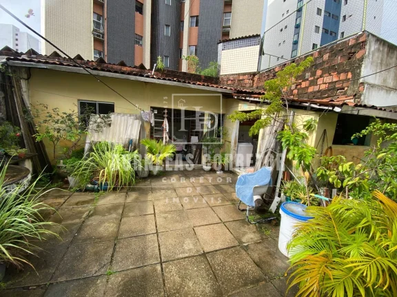 Imagem Casa Exclusiva no Espinheiro com 4 Quartos e 2 Suítes