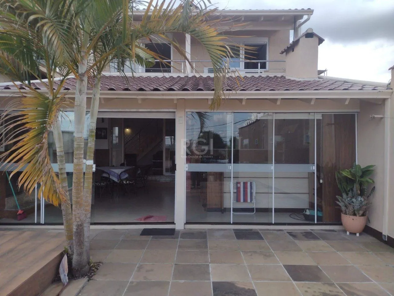 Imagem Casa sobrado mobiliado, 4 dormitórios, 1 suíte, 4 vagas de garagem, Bairro Bom Principio