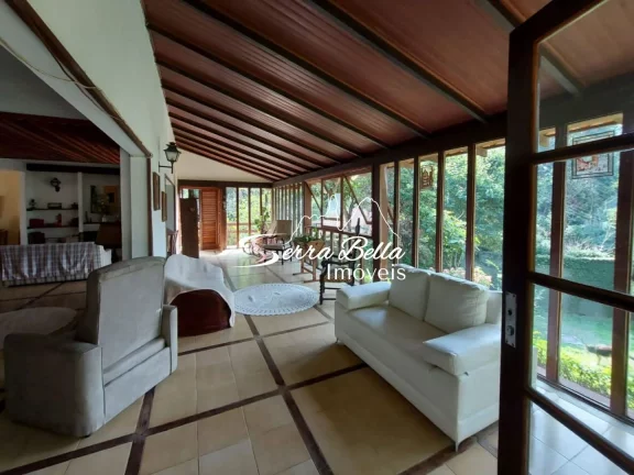 Imagem Casa com 5 dormitórios à venda, 354 m² por R$ 990.000,00 - Albuquerque - Teresópolis/RJ