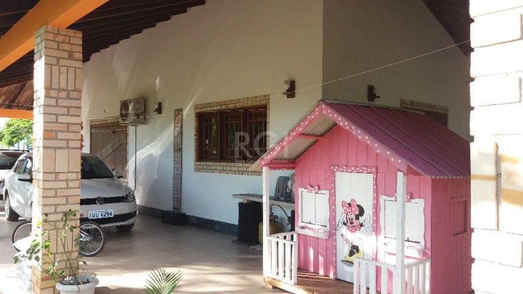 Imagem Casa para Venda - 220m², 2 dormitórios, sendo 1 suites, 4 vagas - Belém Novo