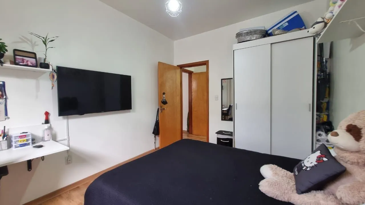 Imagem Aproveite o sol e a vista, apartamento para venda de frente com sacada, 2 dormitórios com 1 vaga no bairro Santana em Porto Alegre/RS.