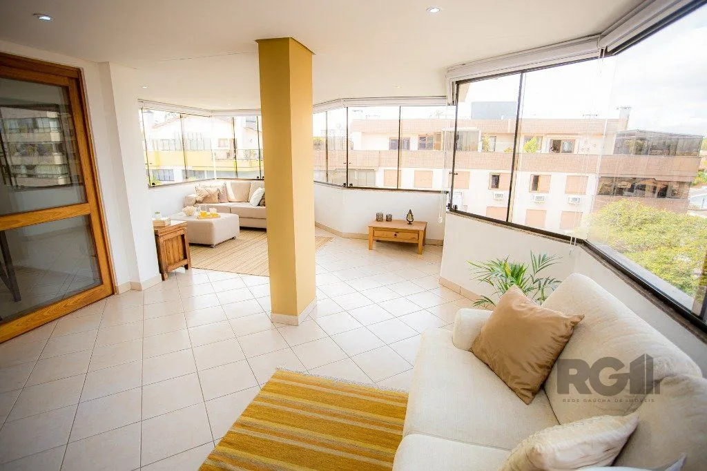 Imagem Cobertura no Jardim Planalto, de 3 dormitórios e 2 vagas com 260m²