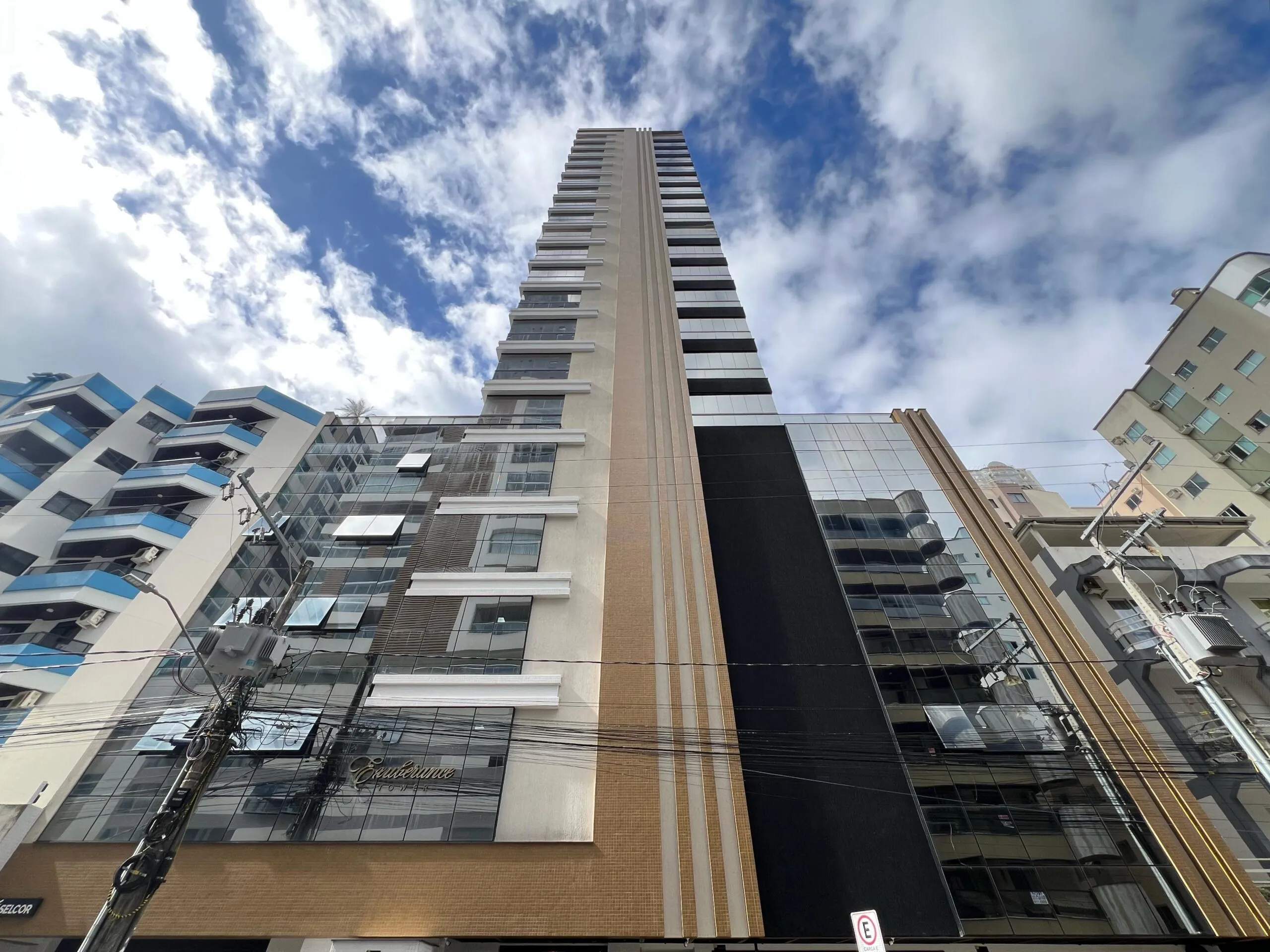 Foto do imóvel Apartamento com vista para o mar à venda com 129.31m2 por R$ 1.950.000,00