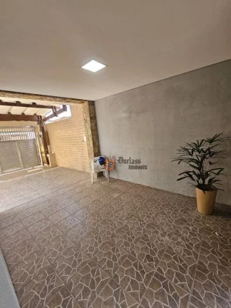 Imagem Casa com 3 dormitórios à venda, 192 m² por R$ 850.000 - Vila Valença - São Vicente/SP