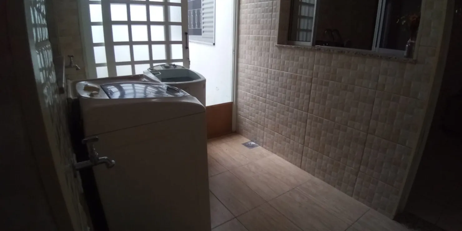 Imagem Casa à venda 2 Quartos, 1 Vaga, 175.5M², Campinho, Guaratinguetá - SP