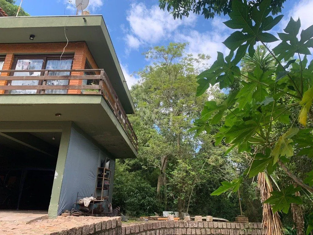 Imagem Terreno de 5.280 m², com 3 casas, no bairro Ponta Grossa, em Porto Alegre.