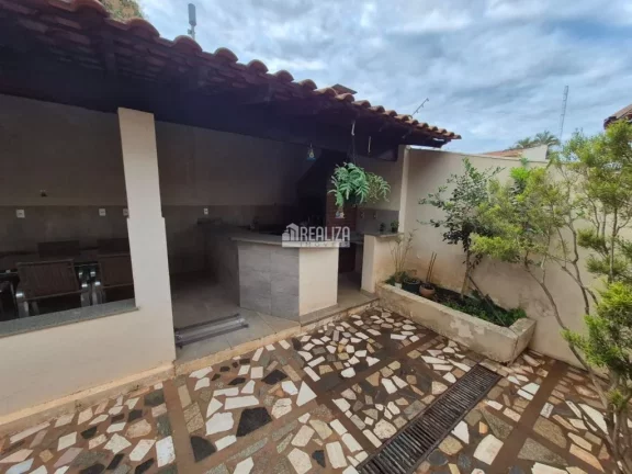 Imagem Casa à venda no Bairro Olinda, Uberaba com 6 dormitórios e suíte!
