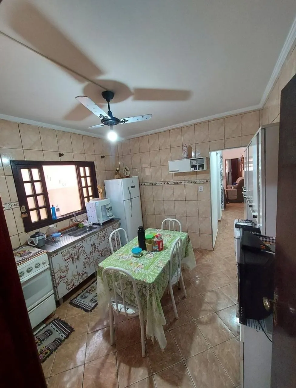 Imagem Sobrado Imponente com 4 Dormitórios, 2 Suítes, Cozinha Externa, Sacada e Ótima Estrutura à Venda - Grande Oportunidade!
