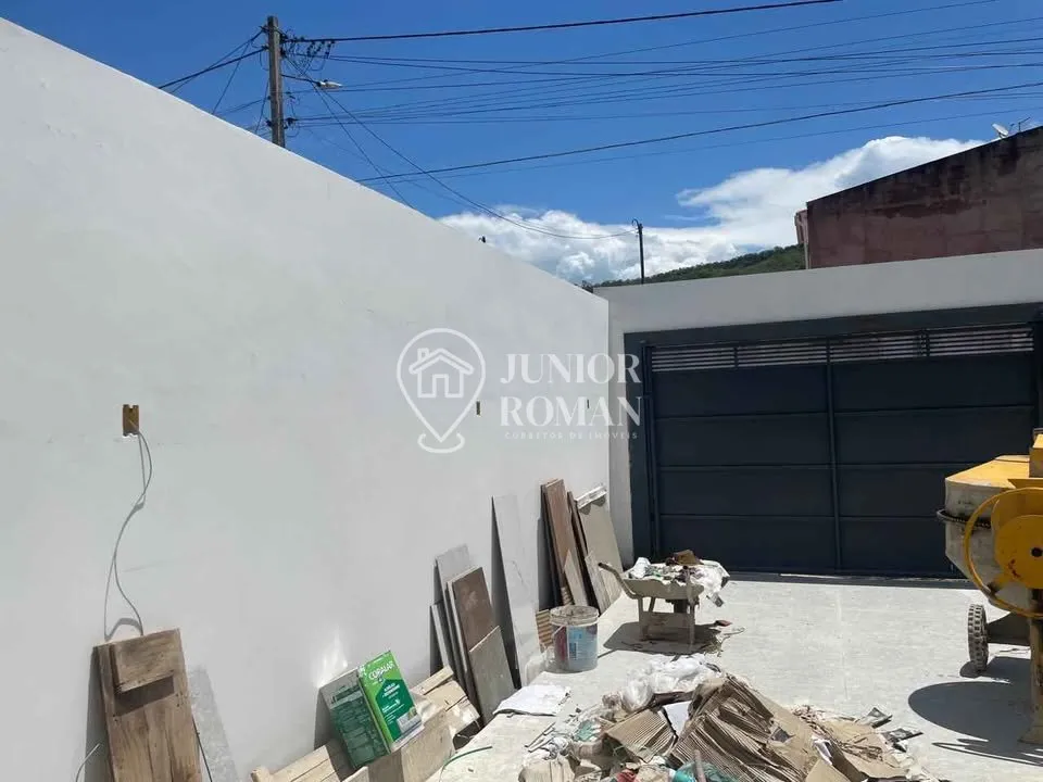 Imagem CASA ALTO PADRÃO COM 3 SUÍTES, 2 SALAS, PISCINA E GARAGEM PARA 2 CAMINHONETES - BAIRRO BANDEIRANTES - BARREIRAS/BA