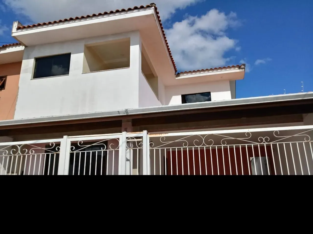 Imagem Impecável casa à venda em Sorocaba-SP, bairro Jardim Vila São Domingos: 4 quartos, 3 salas, 4 banheiros, 3 vagas, 260m².