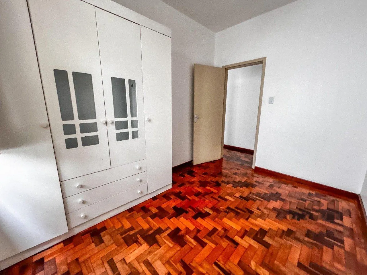Imagem Apartamento com 3 quartos, 1 suíte, no bairro Rio Branco, Porto Alegre/RS