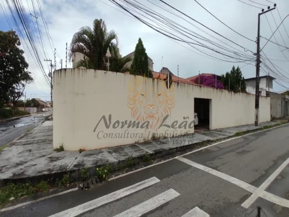 Imagem Casa de ESQUINA à Venda na Coroa do Meio. Próximo ao Condomínio La Villette.