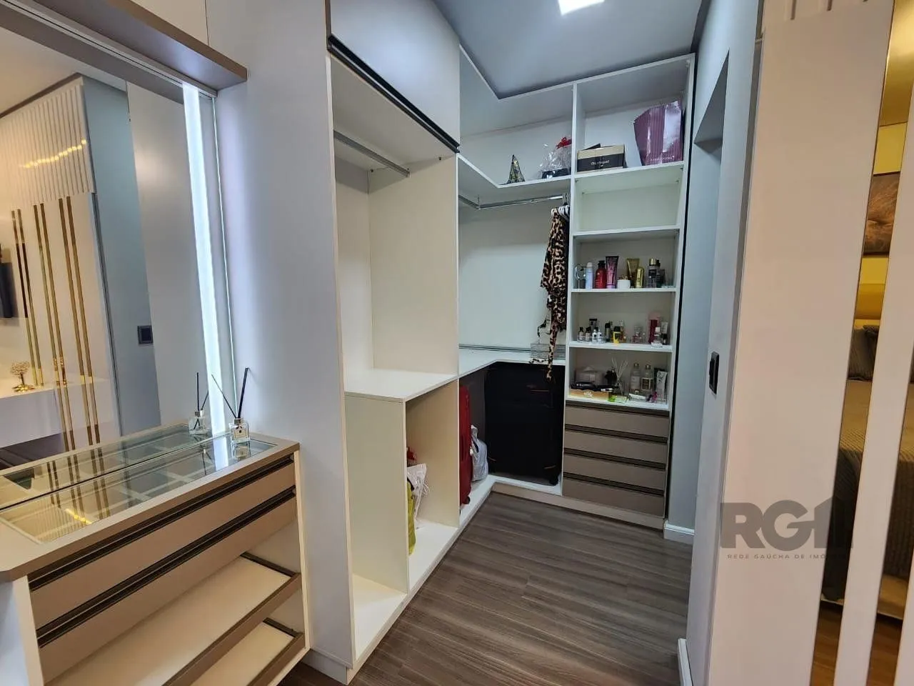 Imagem Casa em condomínio, 3 dorms, 1 suíte, 2 vagas bairro vale Ville