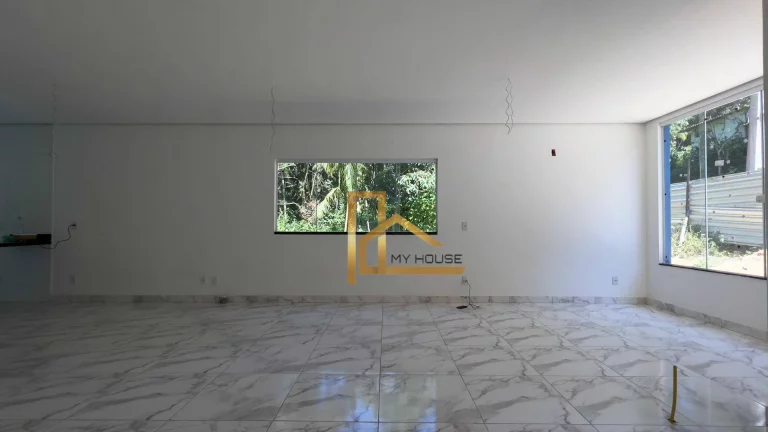 Imagem Casa nova com 4 suítes em meio a Natureza na Granja Guarani em Teresópolis-RJ