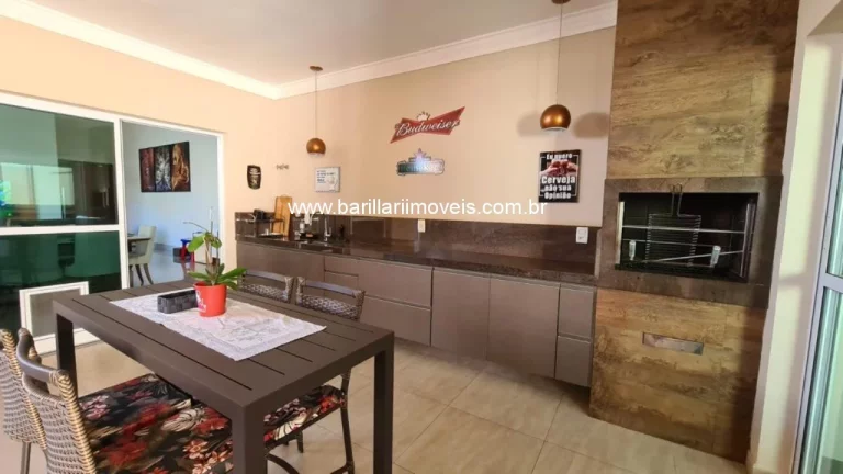 Imagem Casa Térrea com piscina em Condomínio