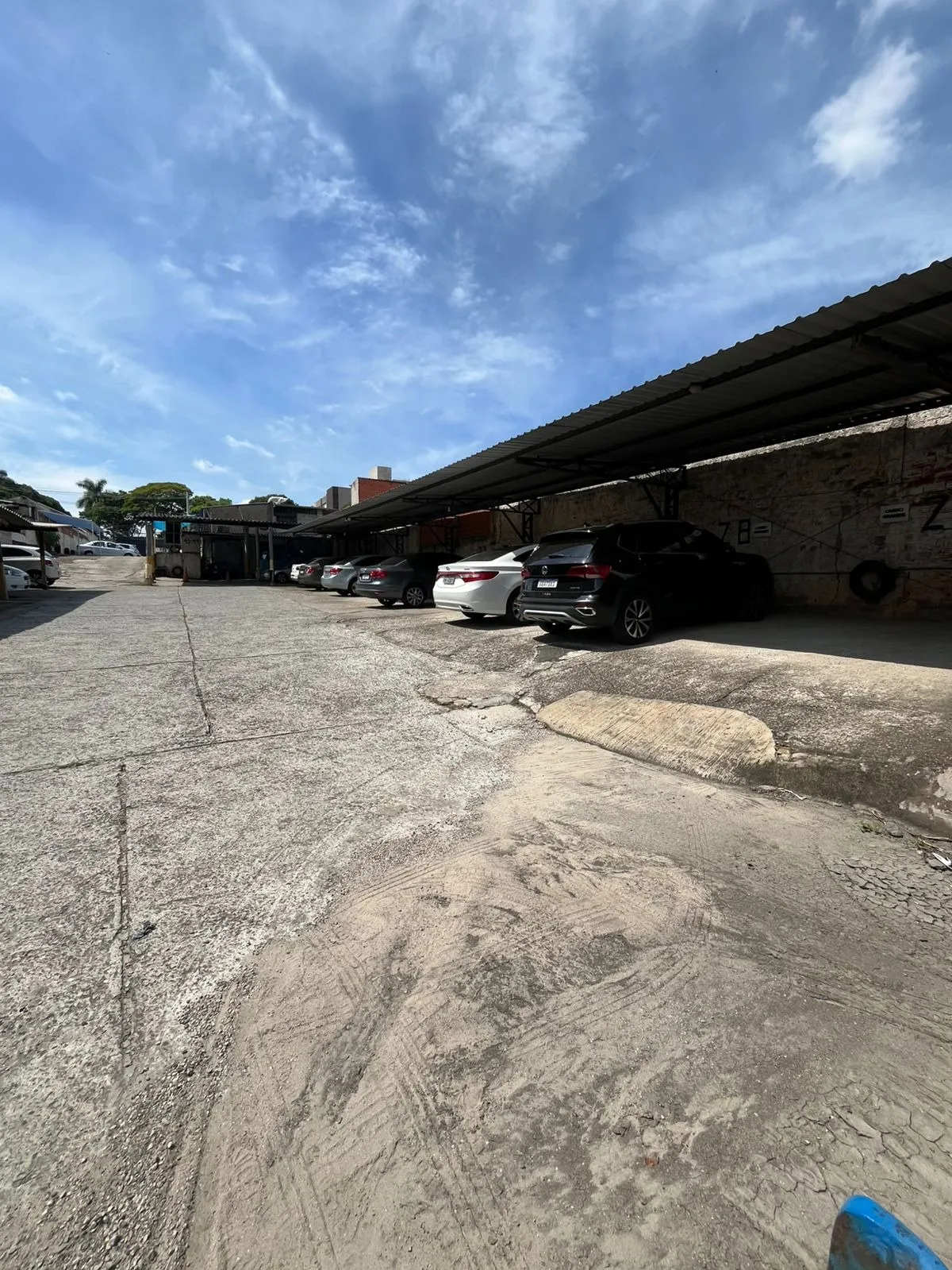 Imagem Terreno Comercial com Estacionamento e Infraestrutura Completa - Avenida São Paulo