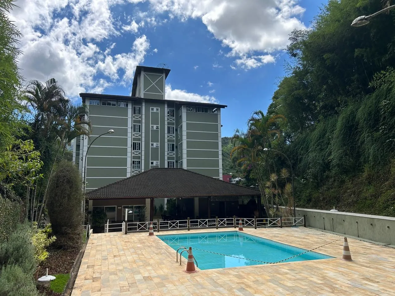 Imagem Apartamento para Venda em Petrópolis / RJ no bairro Itaipava
