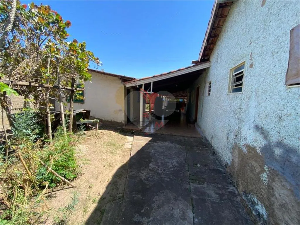 Imagem Fazenda/Sítios/Chácaras de 3 quartos, 209m² no bairro Centro, em Borebi