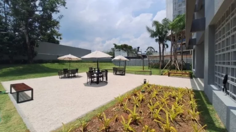 Imagem LAPARQUE - ENGELUX - Apartamento de 41m², 2 dormitórios, com varanda e vaga de garagem!