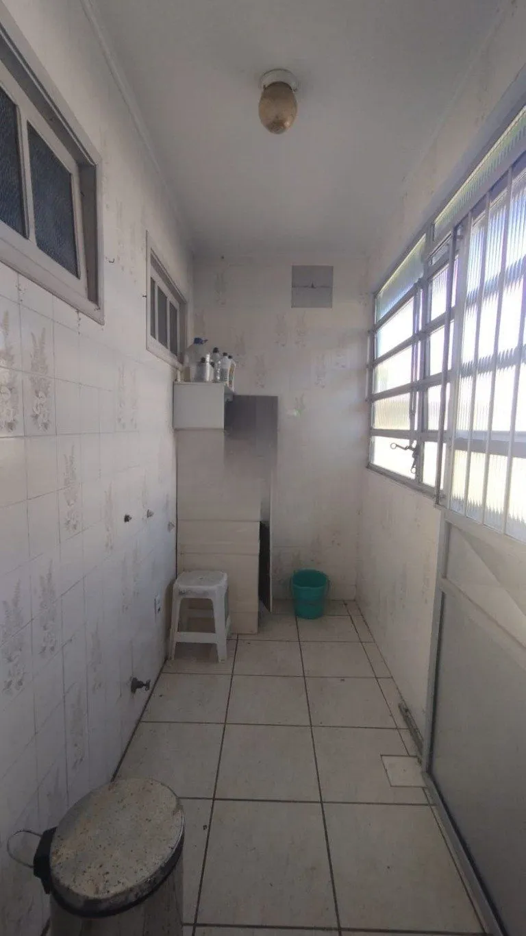 Imagem Casa com 4 quartos e 257m² à venda em Guarujá, Porto Alegre.