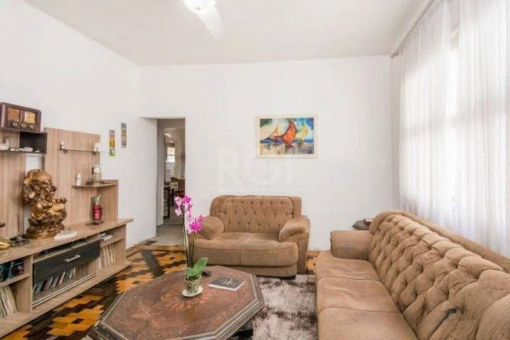 Imagem Casa para Venda - 290m², 3 dormitórios, 4 vagas - Santo Antonio