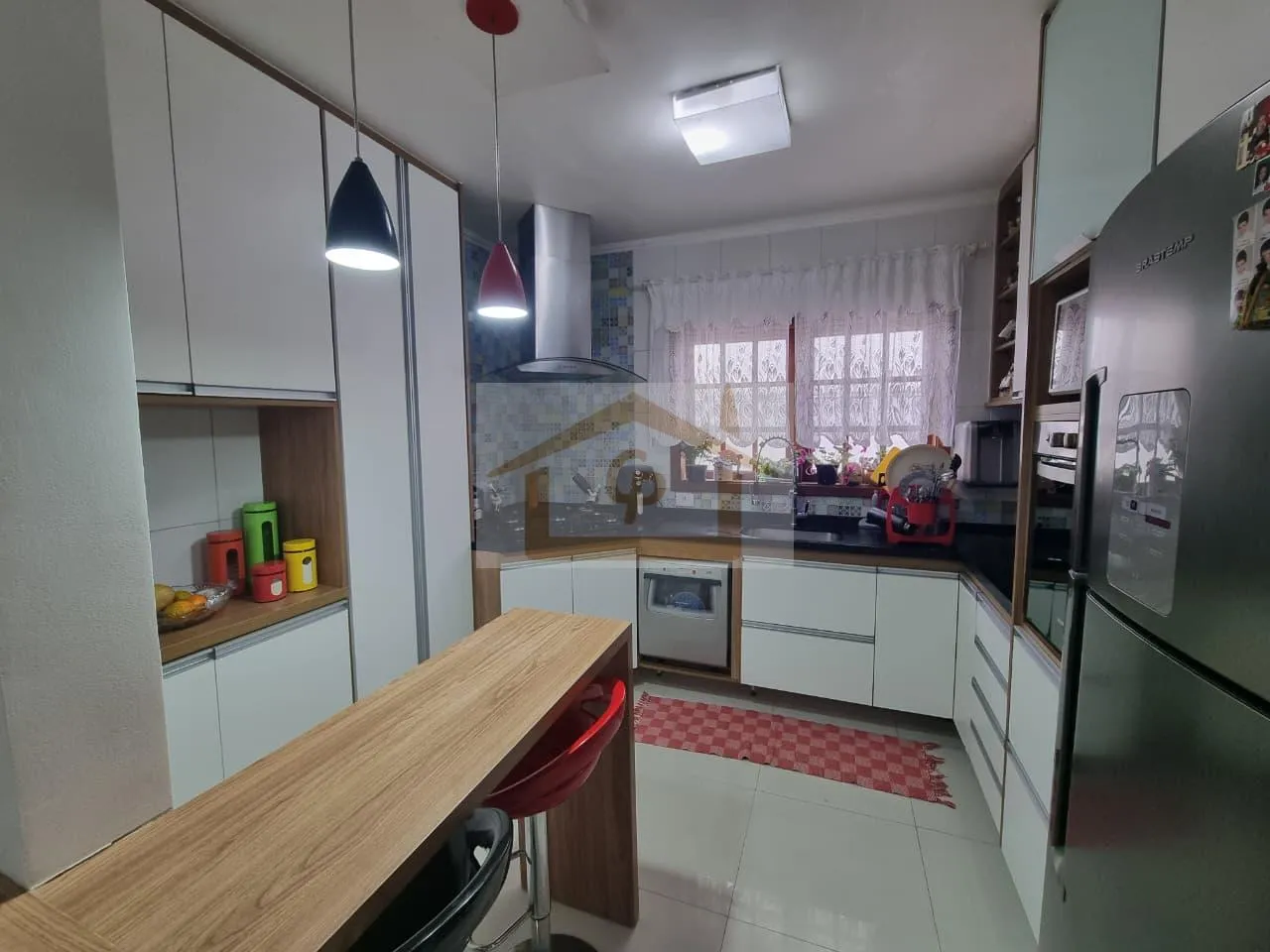 Imagem Casa em Condomínio na Granja Viana - Conforto, Praticidade e Excelente Localização